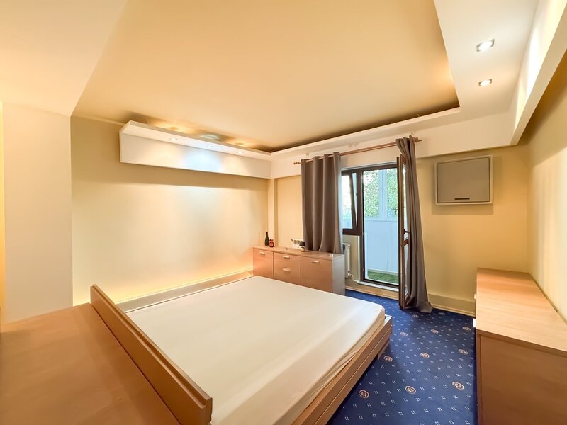 Anastasie Panu, apartament 3 camere 90 mp, centrala, aer conditionat.