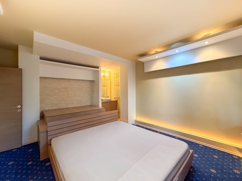 Anastasie Panu, apartament 3 camere 90 mp, centrala, aer conditionat.