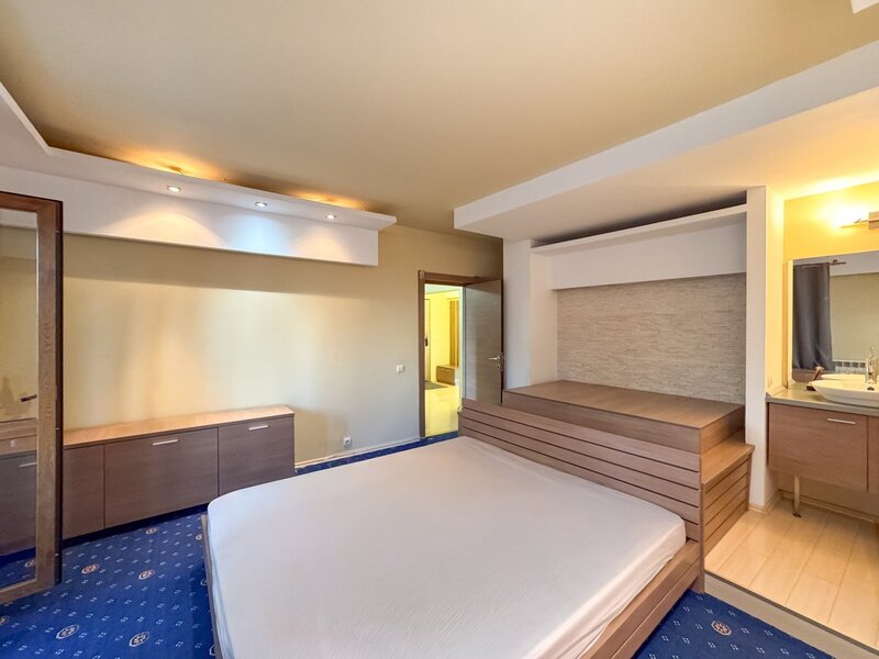 Anastasie Panu, apartament 3 camere 90 mp, centrala, aer conditionat.